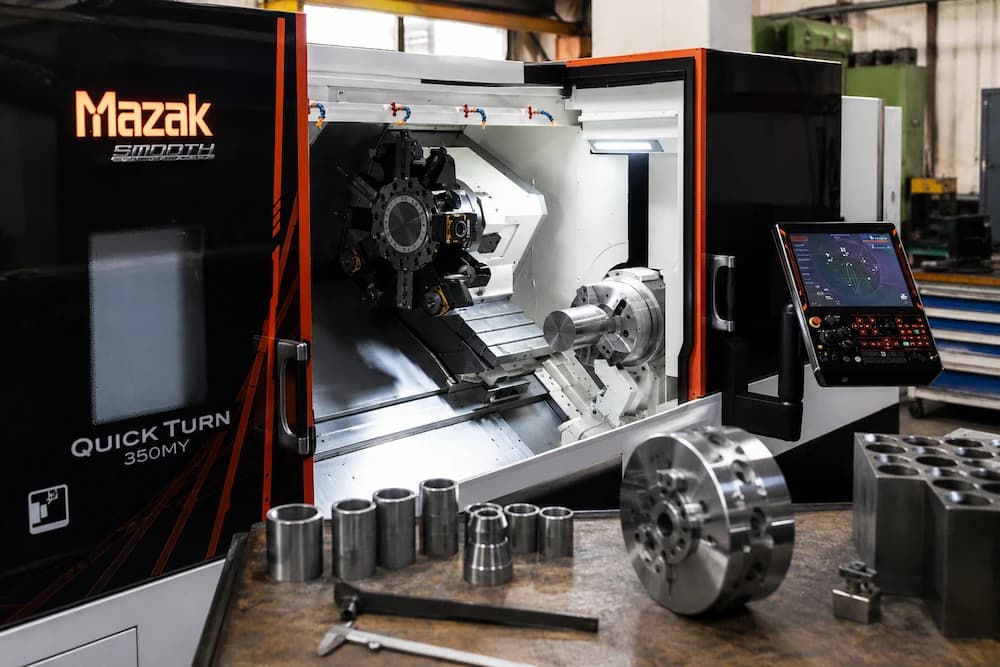 Mazak Integrex 50 CNC-Drehmaschine bei der Bearbeitung eines Werkstücks